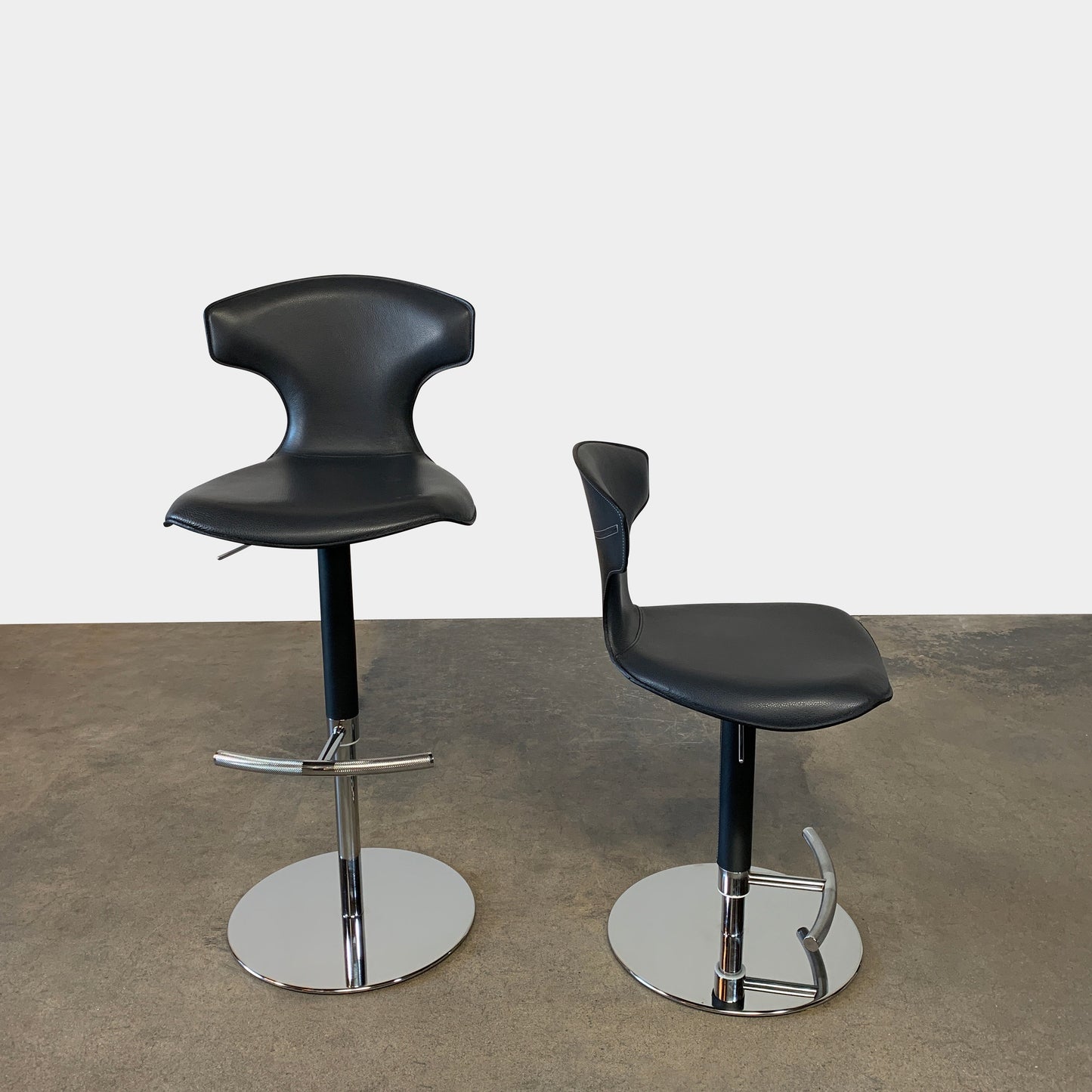 Tabouret pivotant à hauteur réglable Montera (en attente)