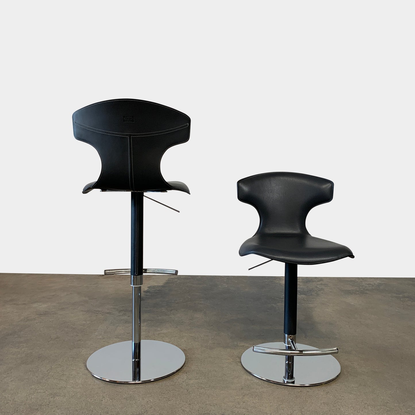 Tabouret pivotant à hauteur réglable Montera (en attente)