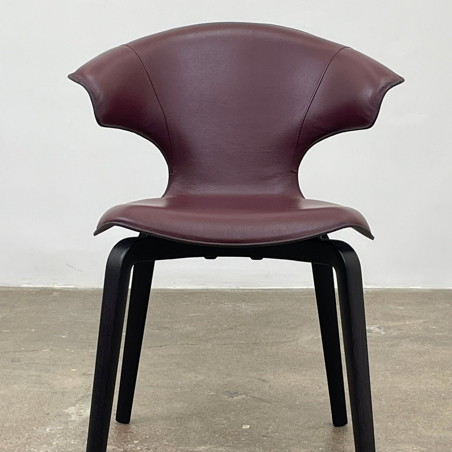 Petit fauteuil Poltrona Frau Montera Oxblood