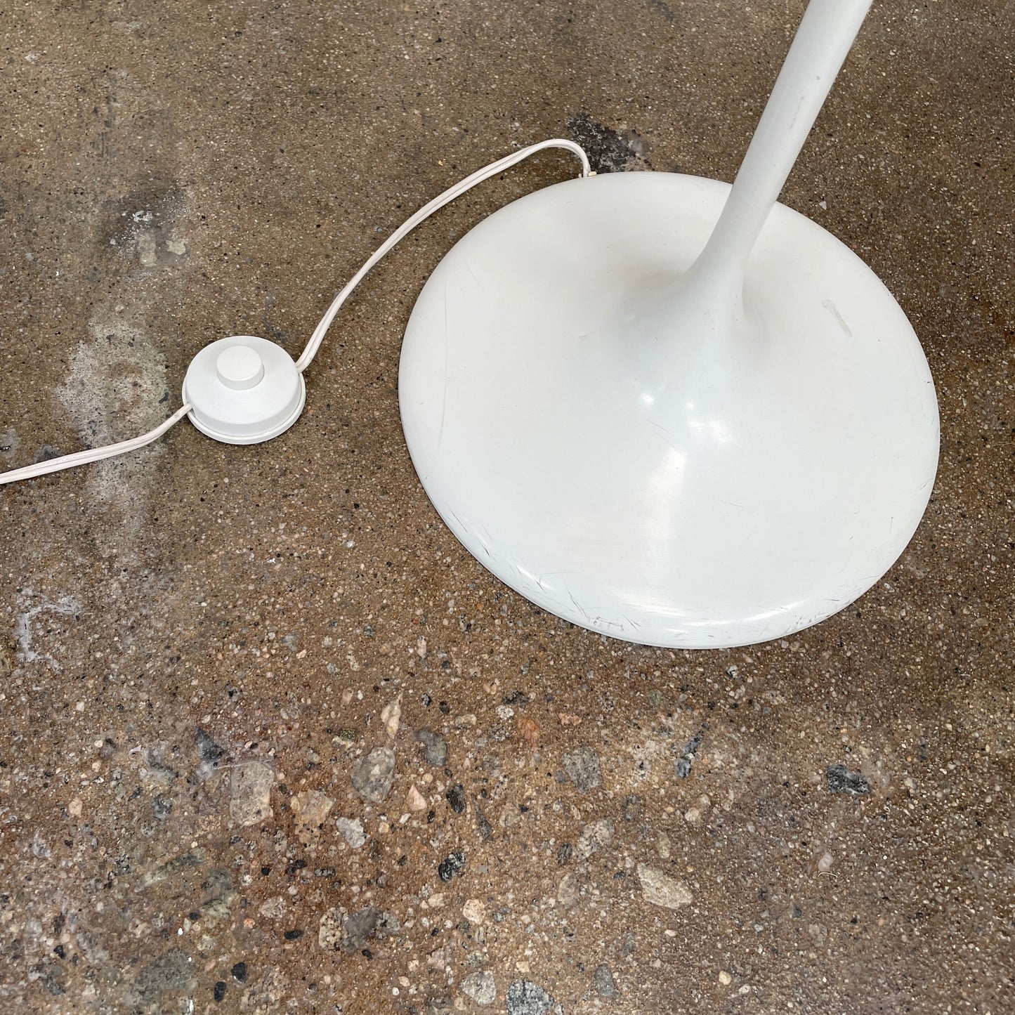 Lampadaire blanc vintage Lightolier