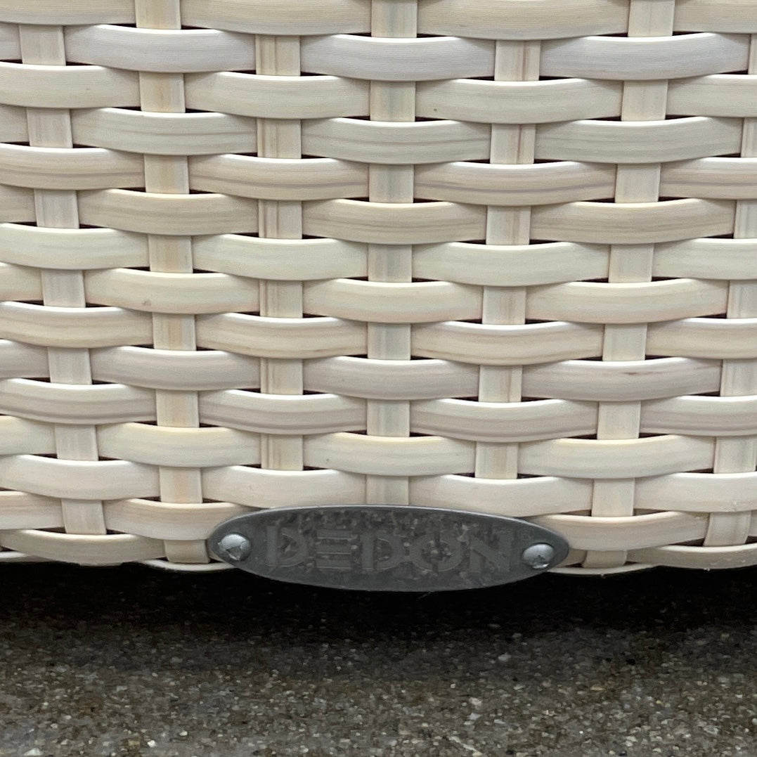 Ensemble de canapé pivotant Dedon Orbit avec baldaquin, pouf et table d'appoint
