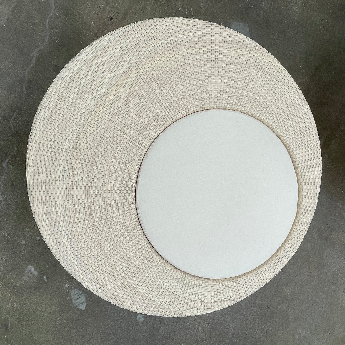 Ensemble de canapé pivotant Dedon Orbit avec baldaquin, pouf et table d'appoint