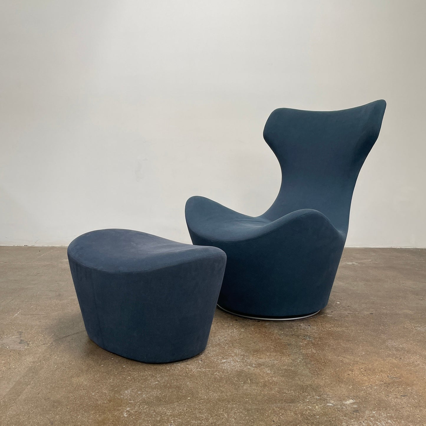 Chaise pivotante avec pouf Papilio de B&B Italia Grande