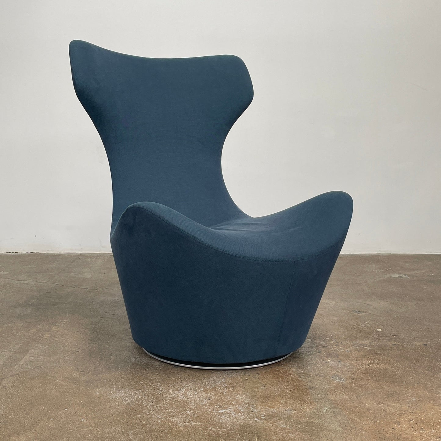 Chaise pivotante avec pouf Papilio de B&B Italia Grande