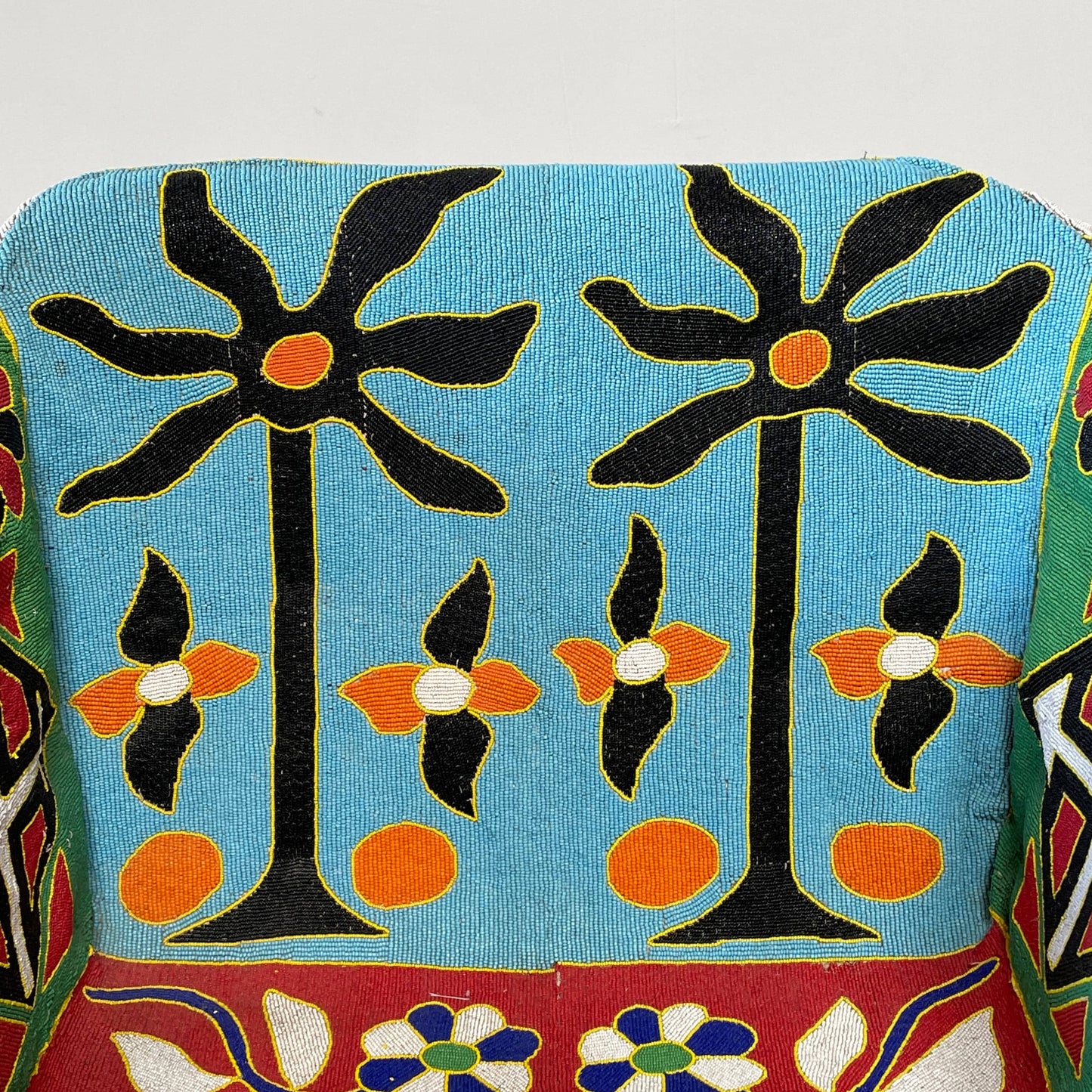Chaise africaine Yoruba perlée à la main (en attente)