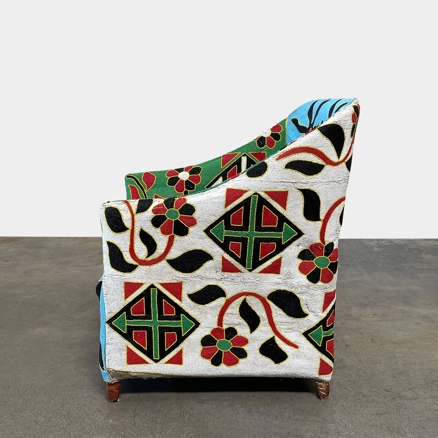 Chaise africaine Yoruba perlée à la main (en attente)