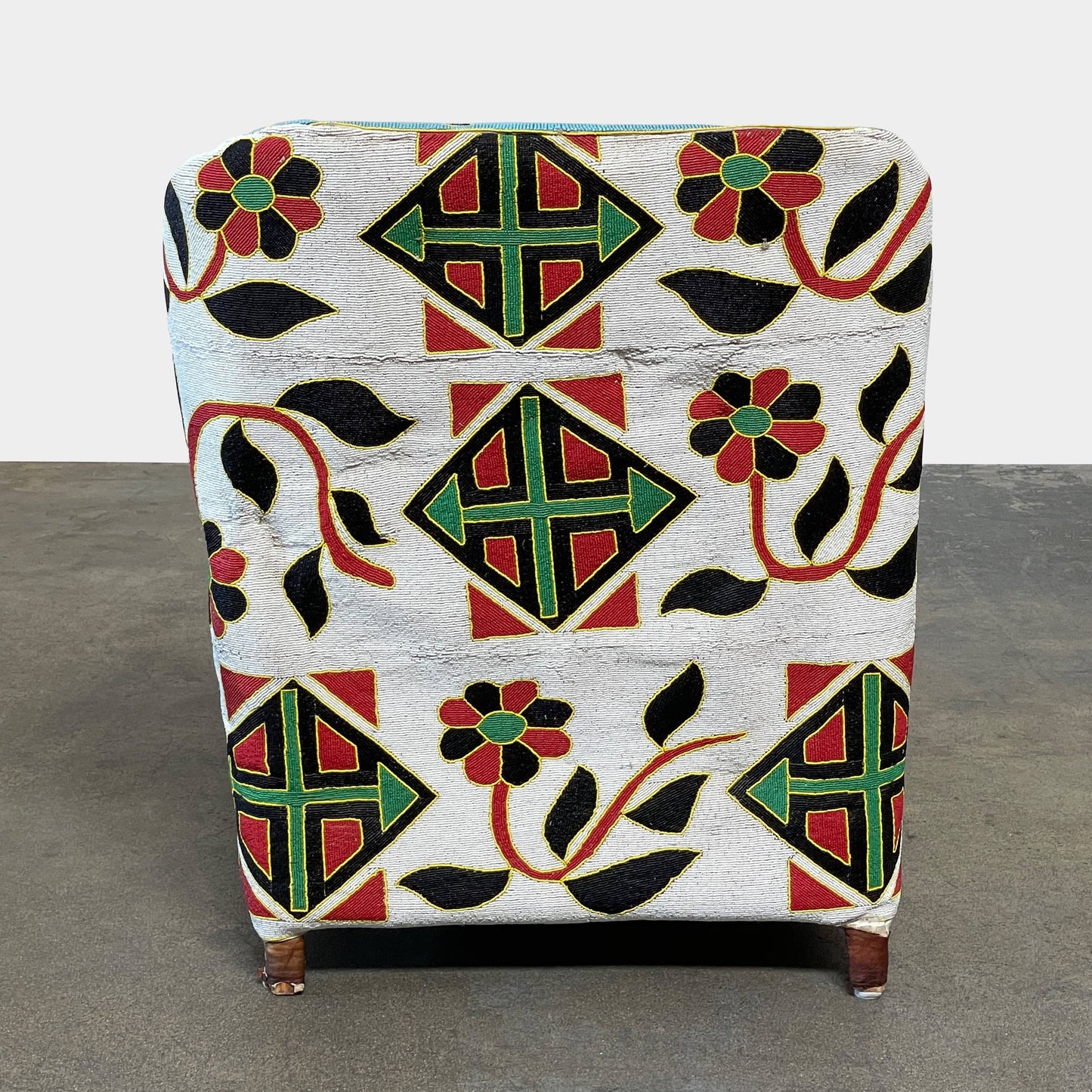 Chaise africaine Yoruba perlée à la main (en attente)