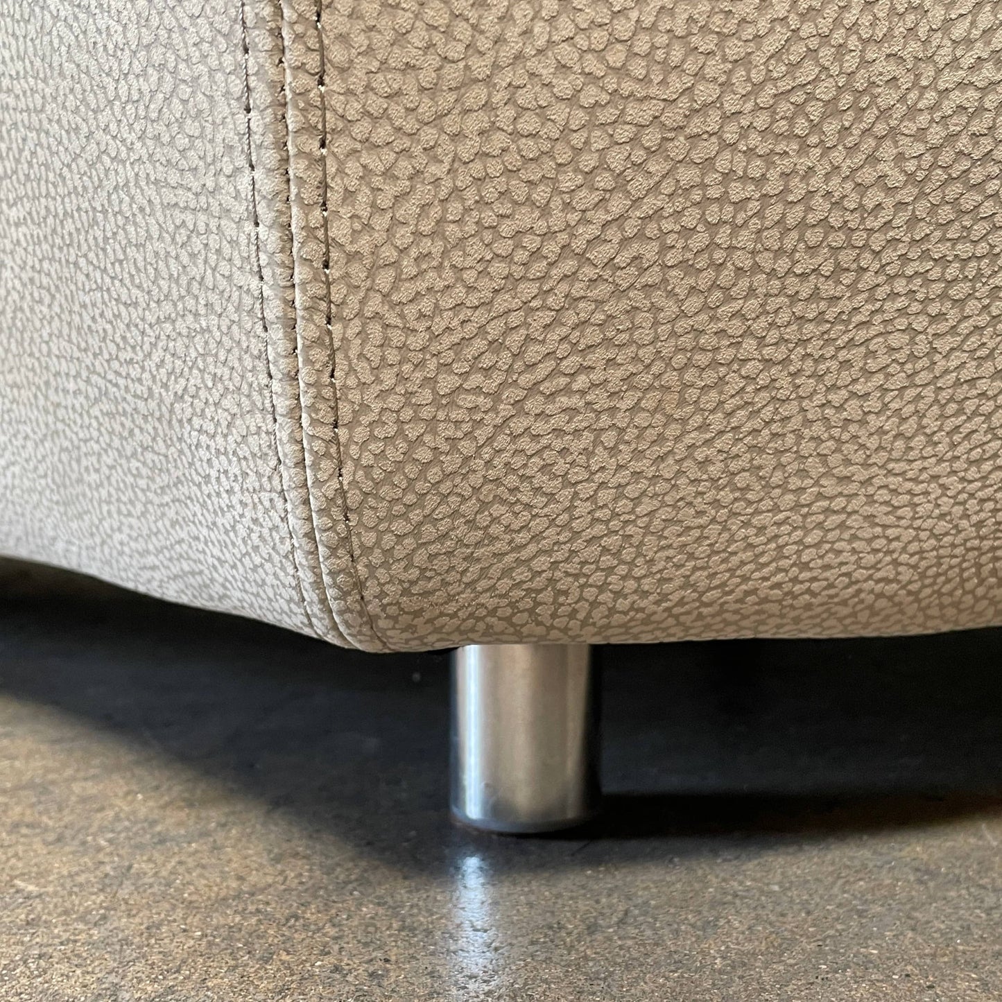 Canapé et pouf numérique Roche Bobois