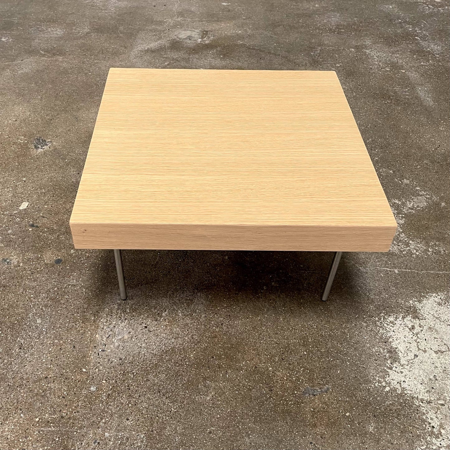 Table à aiguilles en bois naturel Ligne Roset
