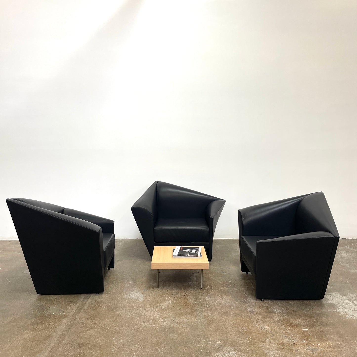 Le fauteuil Lilly of the Wind de Paolo Pallucco et Mireille Rivier