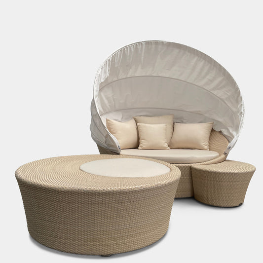 Ensemble de canapé pivotant Dedon Orbit avec baldaquin, pouf et table d'appoint