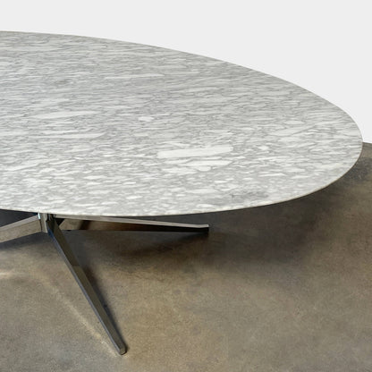 Bureau ovale en marbre Florence Knoll