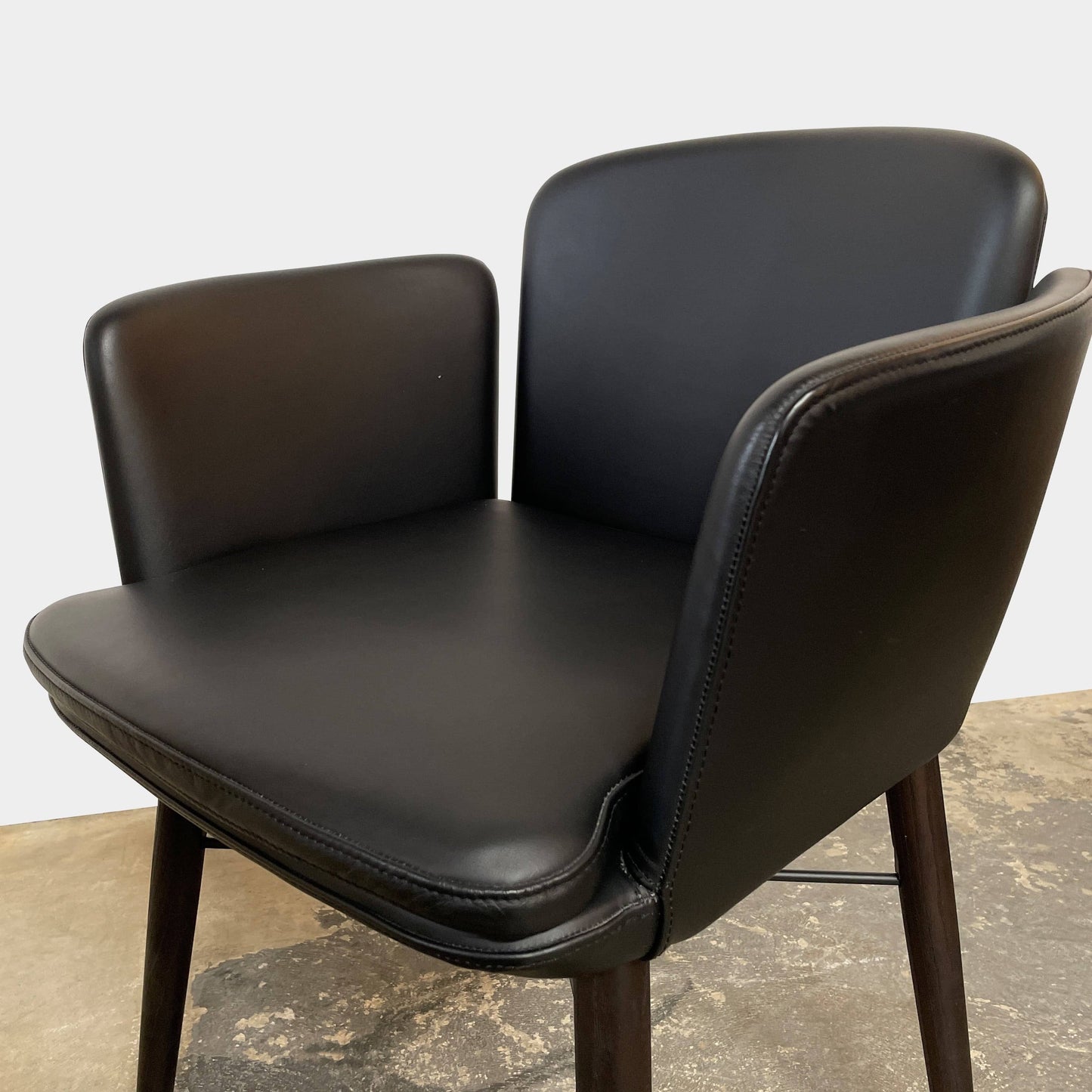 Fauteuil en cuir Lema Tabby