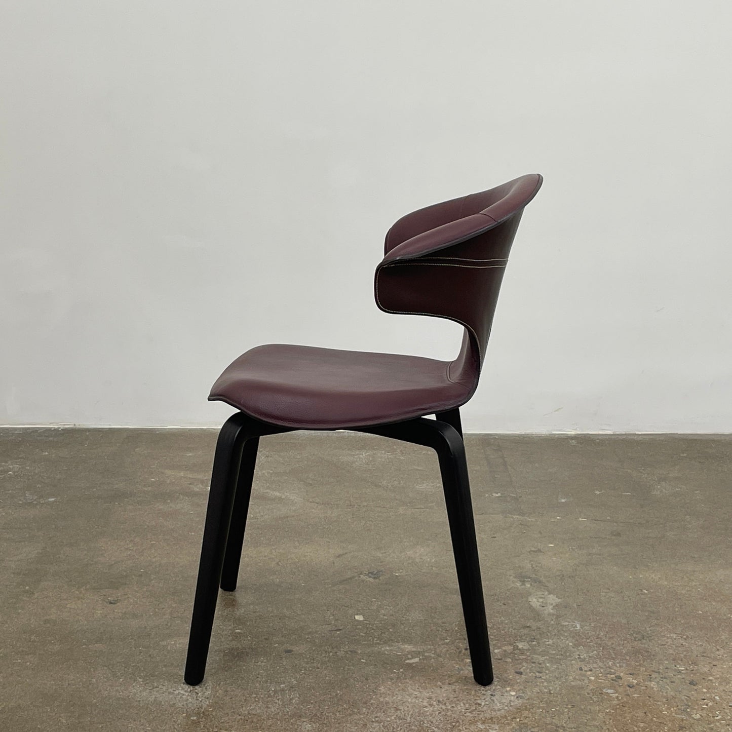 Petit fauteuil Poltrona Frau Montera Oxblood
