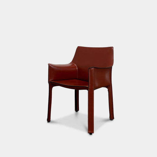 Fauteuil Cassina Cab 413 en cuir rouge
