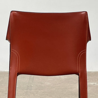 Fauteuil Cassina Cab 413 en cuir rouge