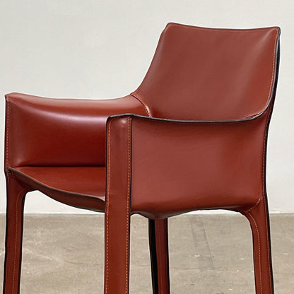 Fauteuil Cassina Cab 413 en cuir rouge
