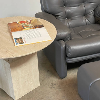 Table en travertin Ouk Sylver de la collection Delcourt