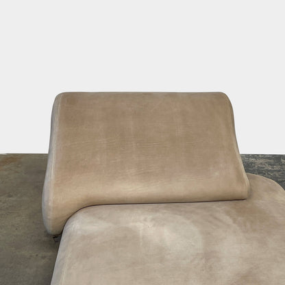 Lit de repos Lil de la collection Delcourt