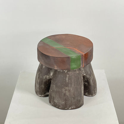 Table d'appoint en céramique Mrs Beastie d'Allyn Davis