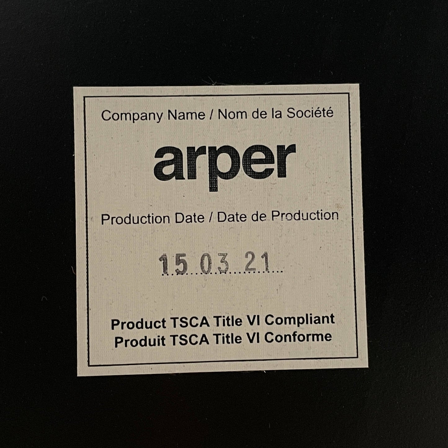 Table de bureau Arper Nuur - Gestion des câbles côté gauche