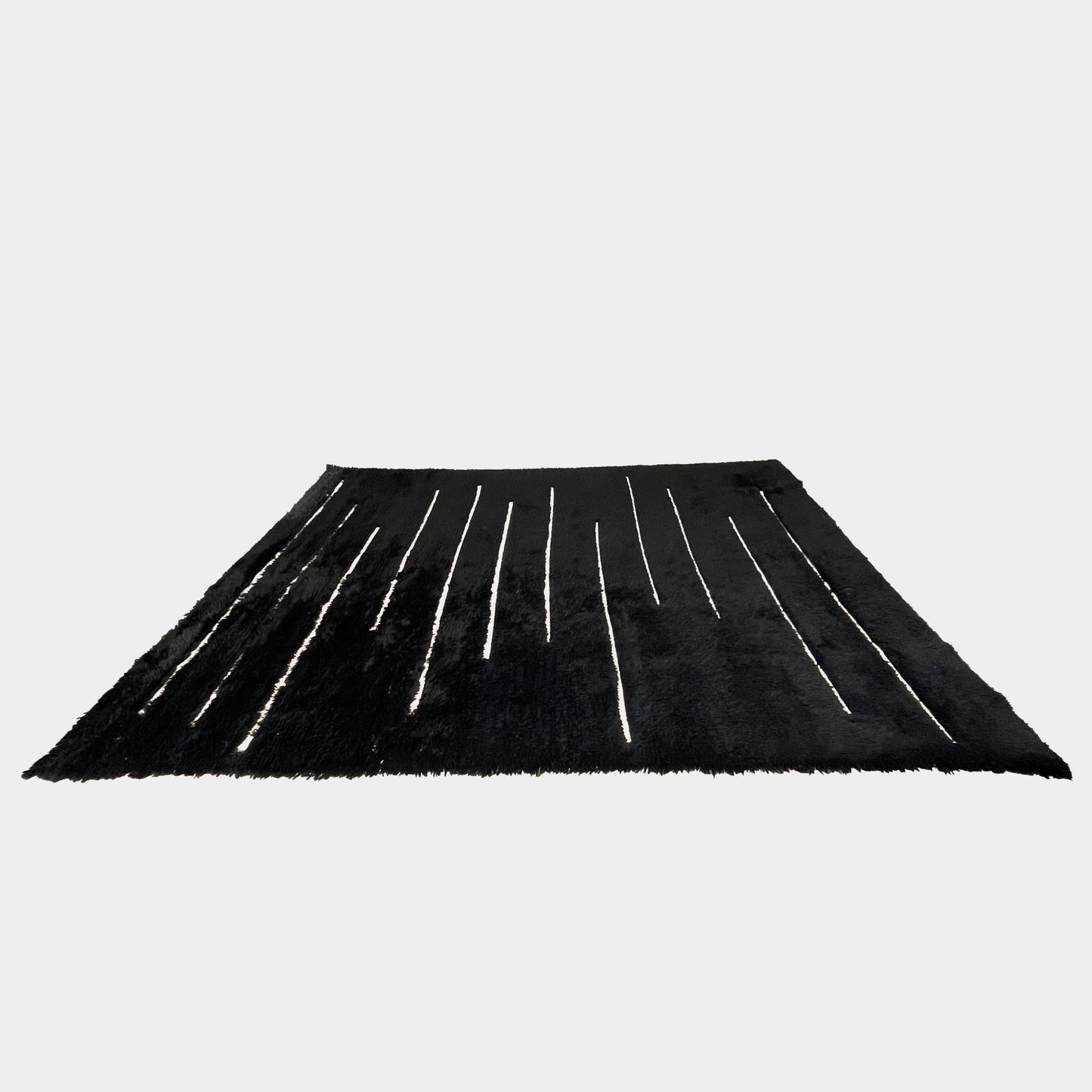 Tapis en laine tissé Dilla noir et ivoire à poils longs/bas 8'x10'