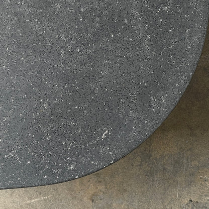 Table basse d'extérieur Tobi-Ishi de B&amp;B Italia (en attente)