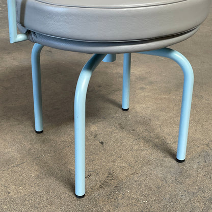 Chaise pivotante Cassina LC7