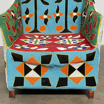 Chaise africaine Yoruba perlée à la main (en attente)