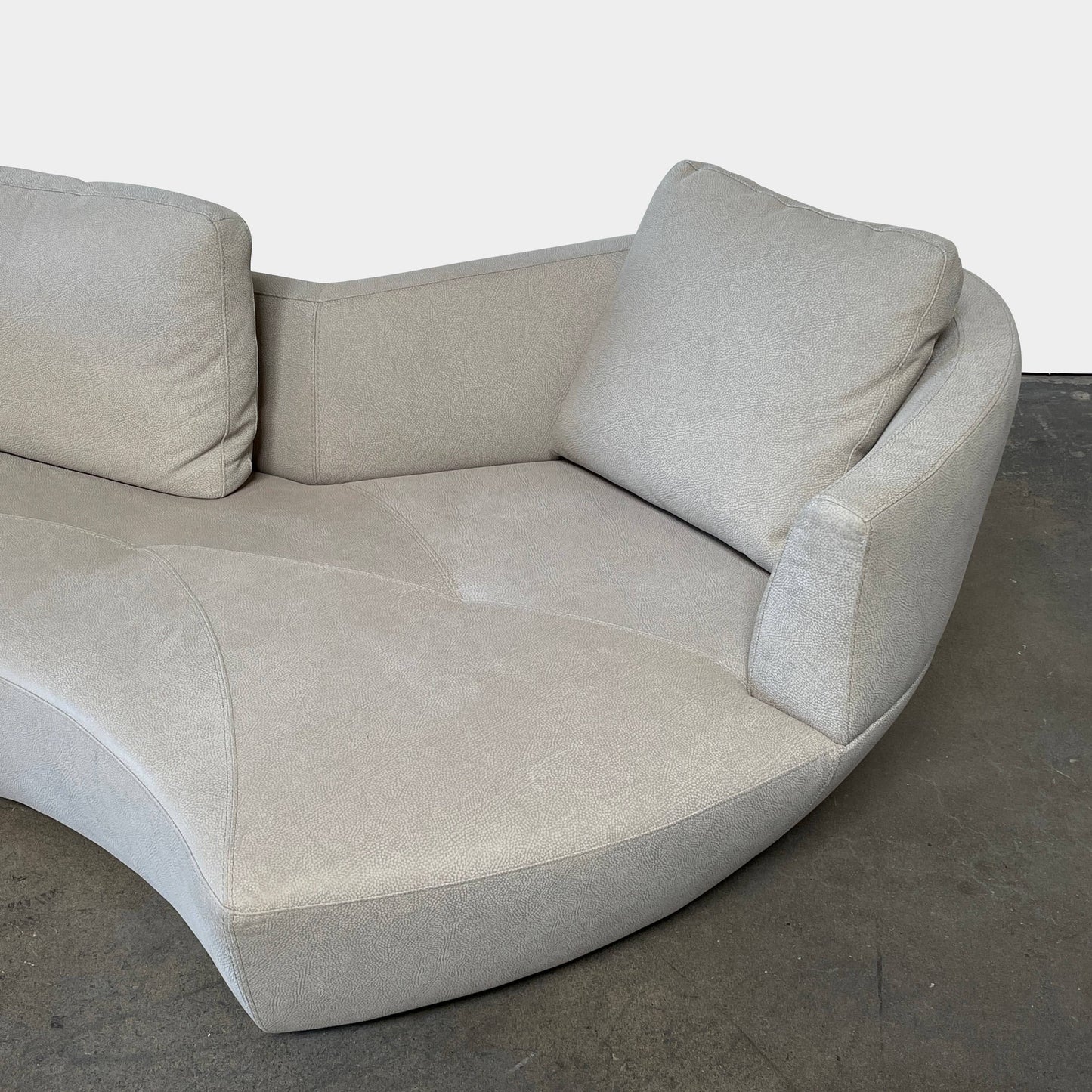 Canapé et pouf numérique Roche Bobois