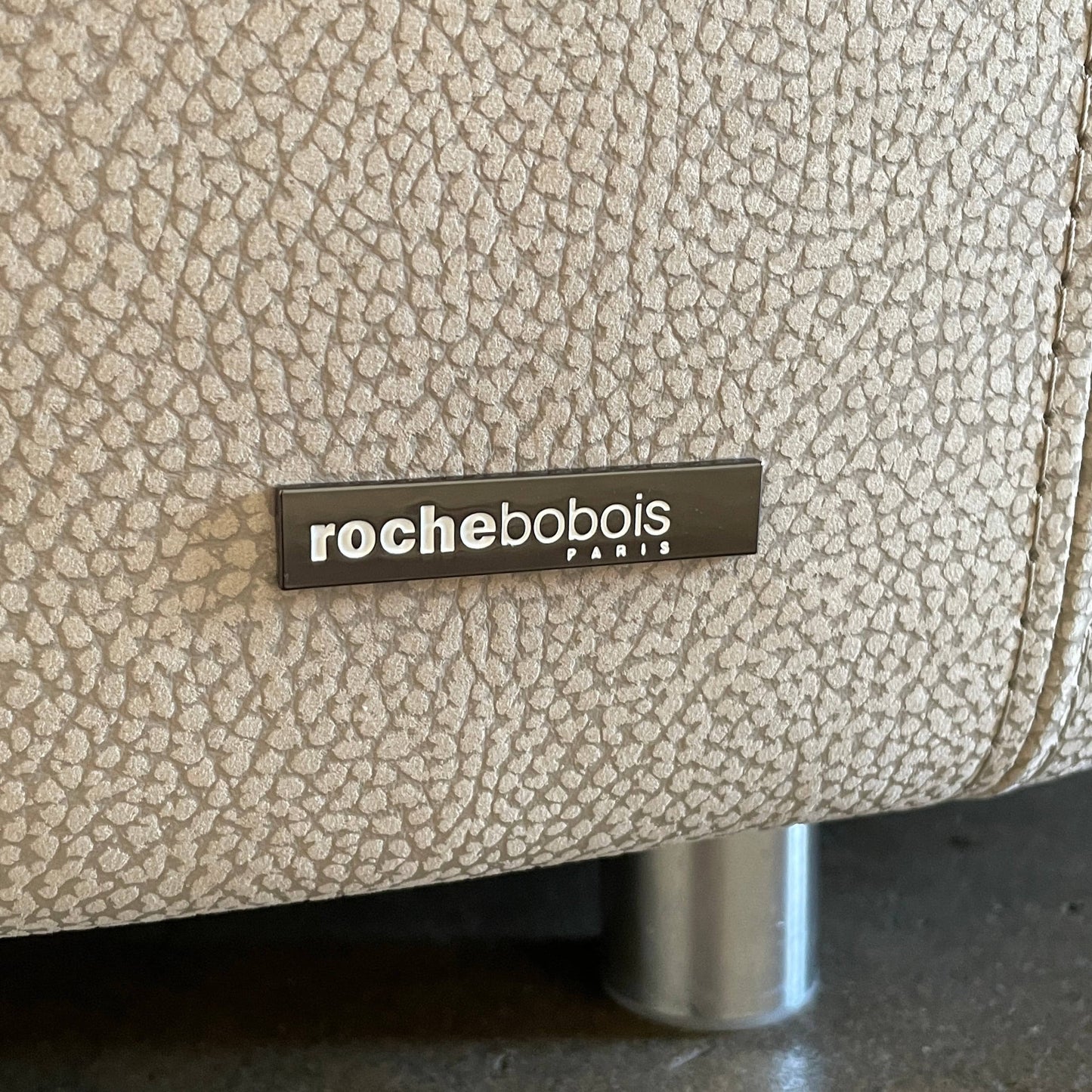 Canapé et pouf numérique Roche Bobois