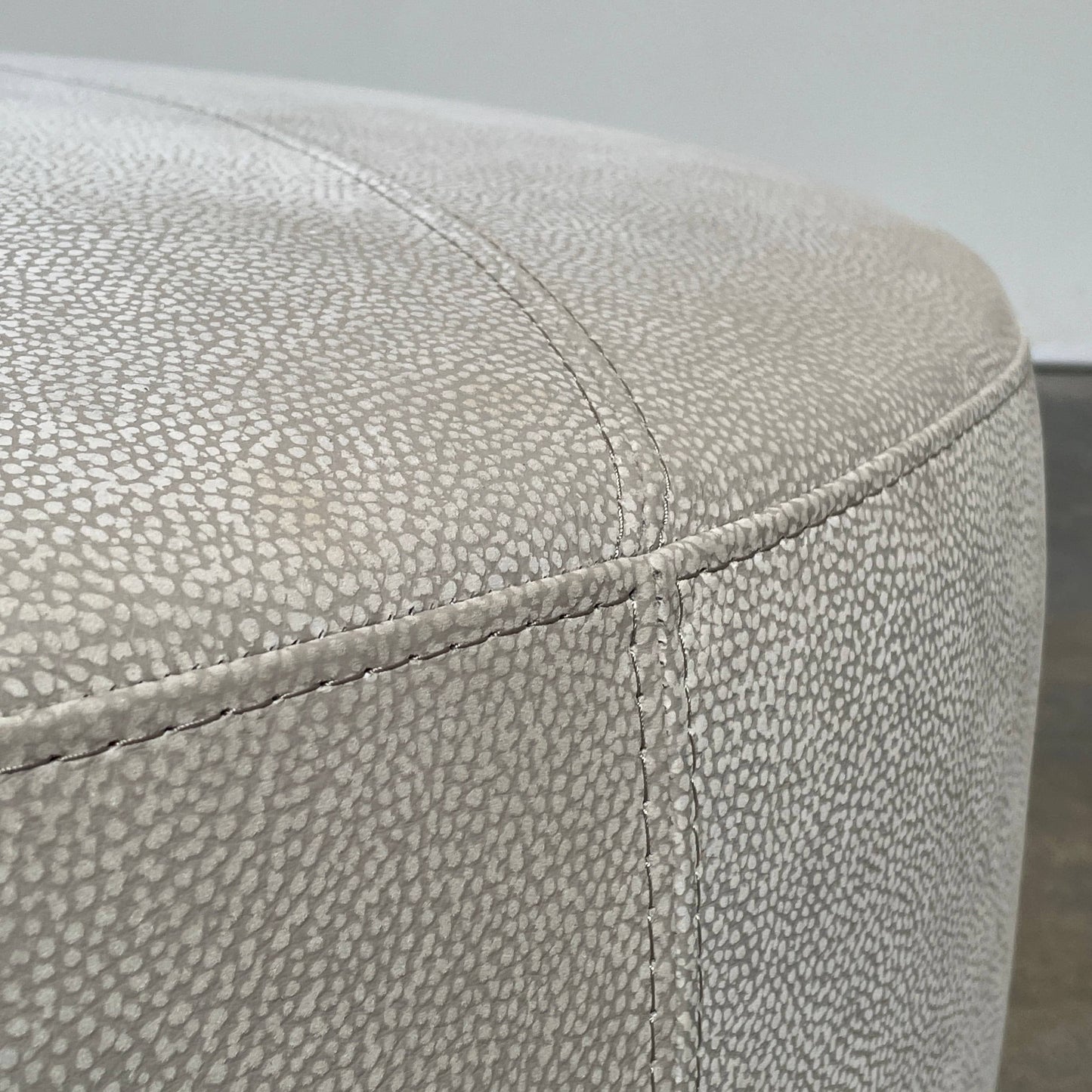 Canapé et pouf numérique Roche Bobois