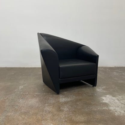 Le fauteuil Lilly of the Wind de Paolo Pallucco et Mireille Rivier