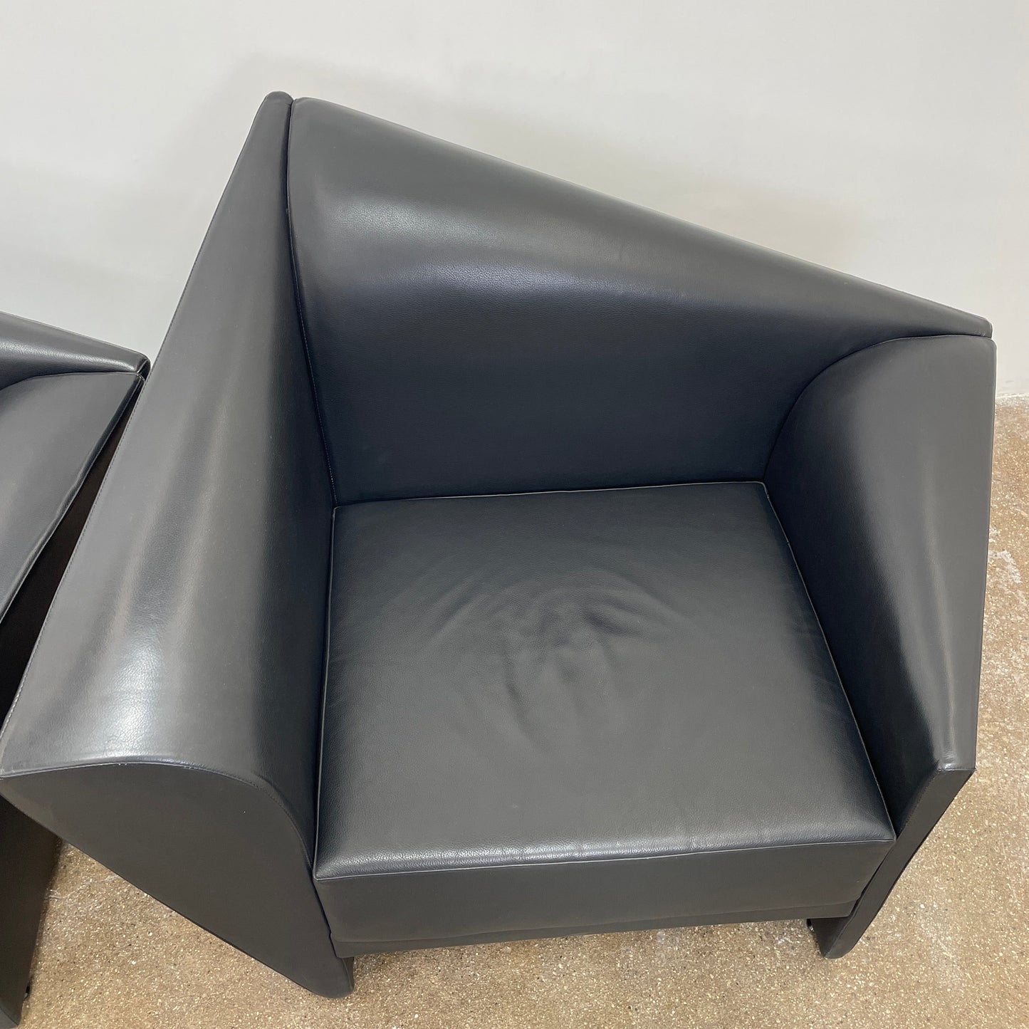 Le fauteuil Lilly of the Wind de Paolo Pallucco et Mireille Rivier