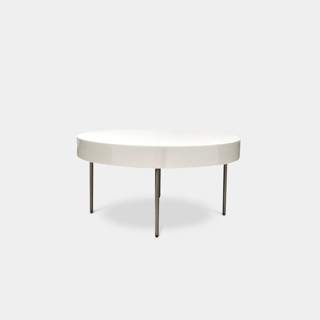 Table à aiguilles Ligne Roset laquée blanche