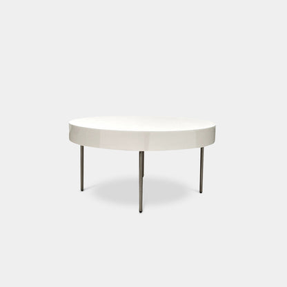 Table à aiguilles Ligne Roset laquée blanche